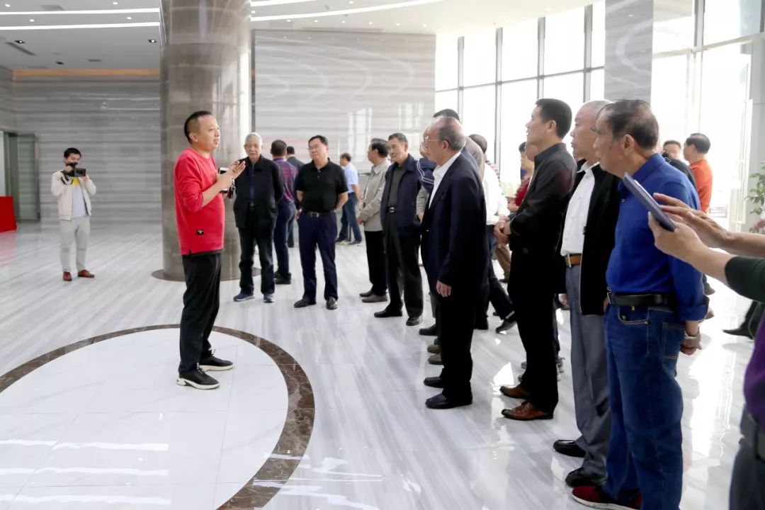 全市副地級以上、市直單位正縣級離退休干部代表在百宏光電開展“增添正能量、助力新跨越”參觀視察活動